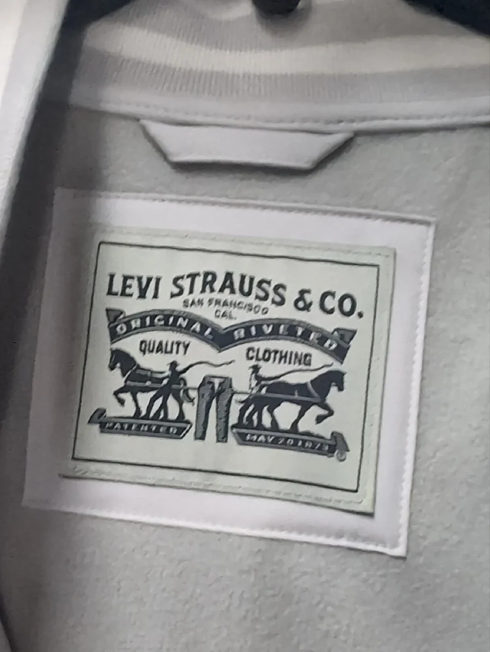 Levis light gray